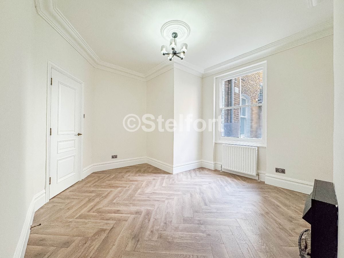 Flat Gosfield Street in City of Westminster