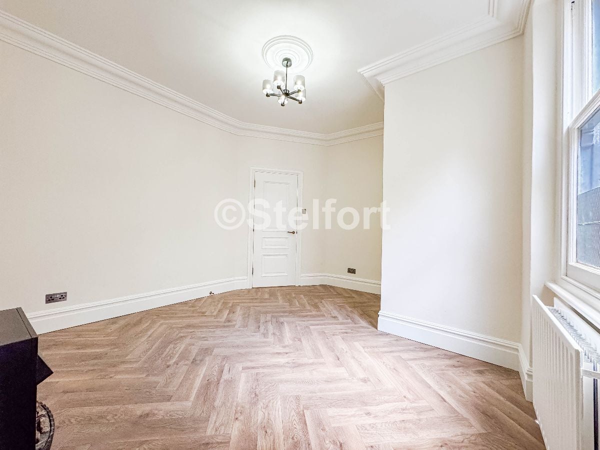 Flat Gosfield Street in City of Westminster