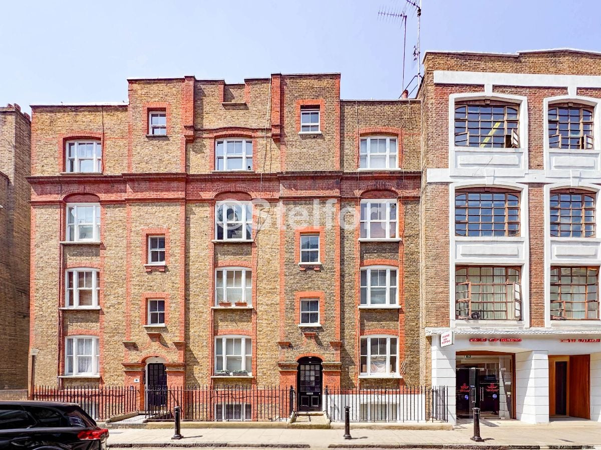 Flat Gosfield Street in City of Westminster