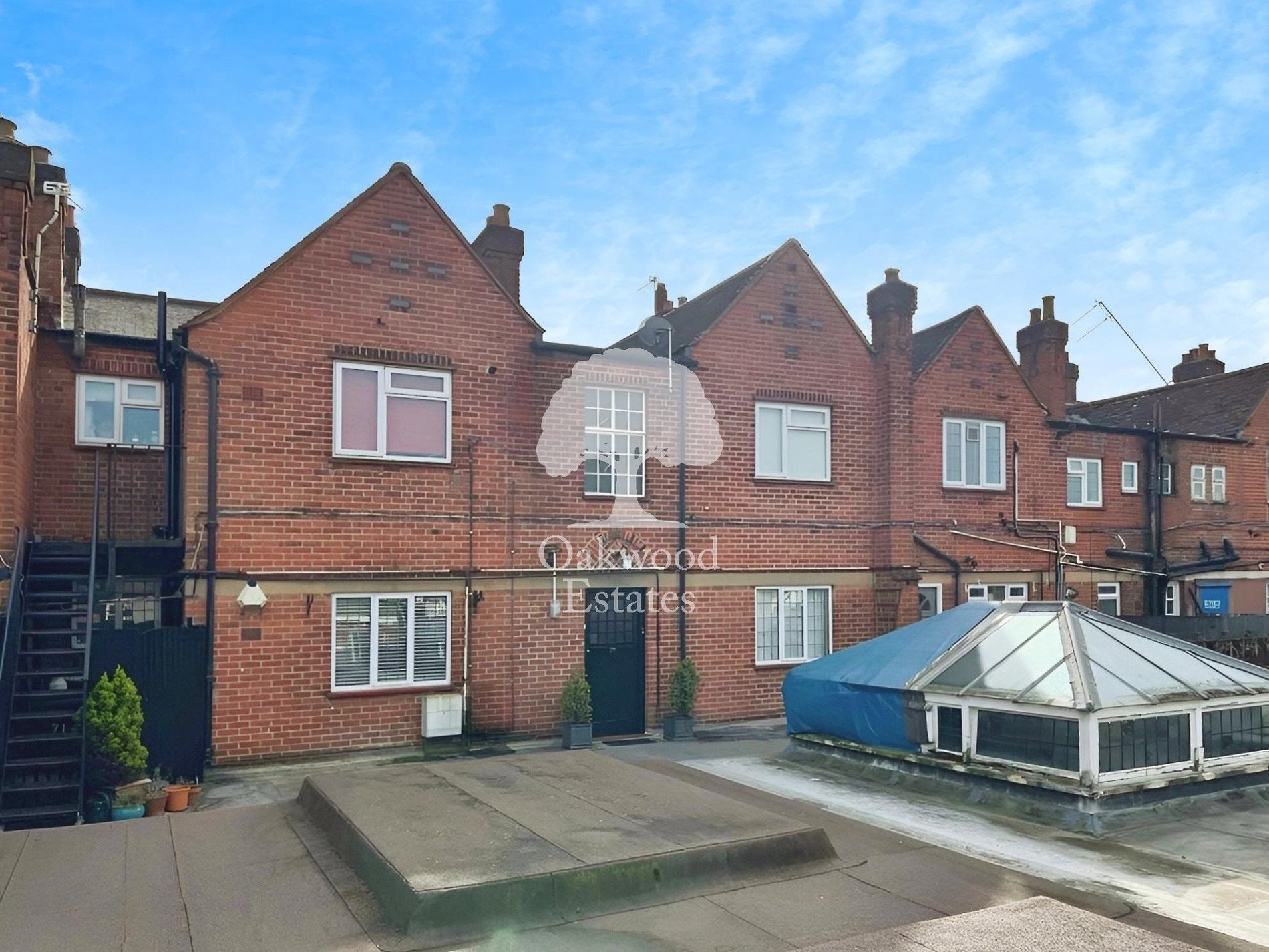 Flat Packhorse Road in Gerrards Cross