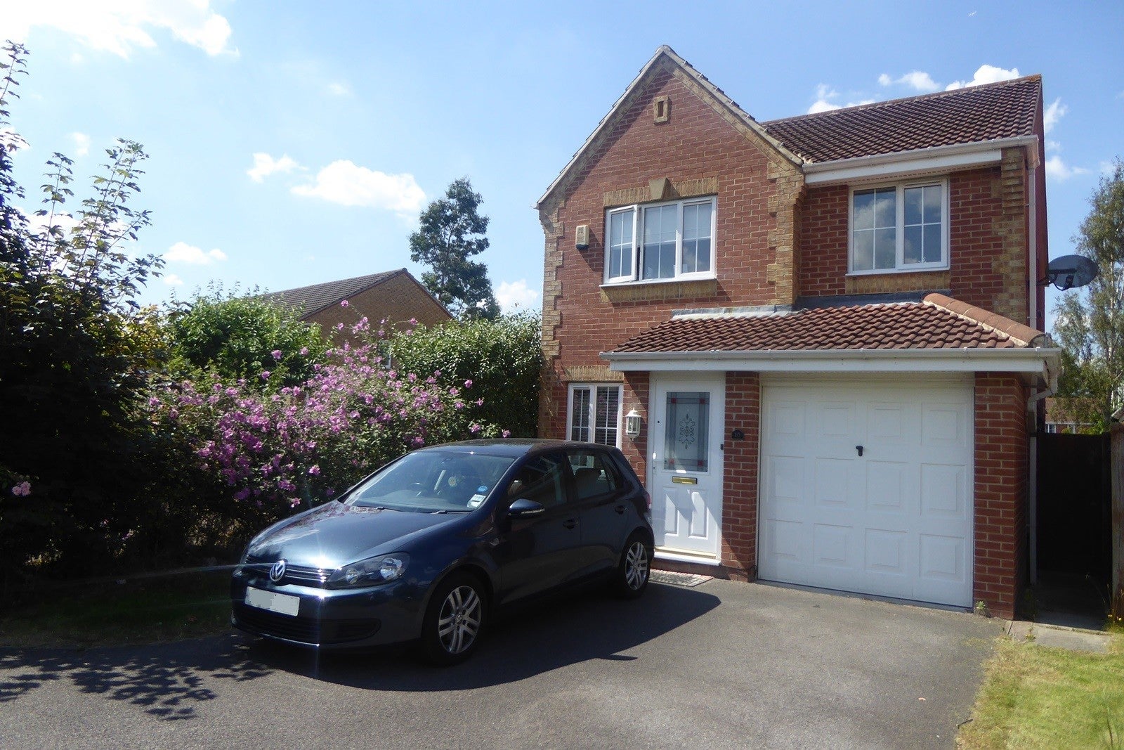 House Chesterment Way in Reading