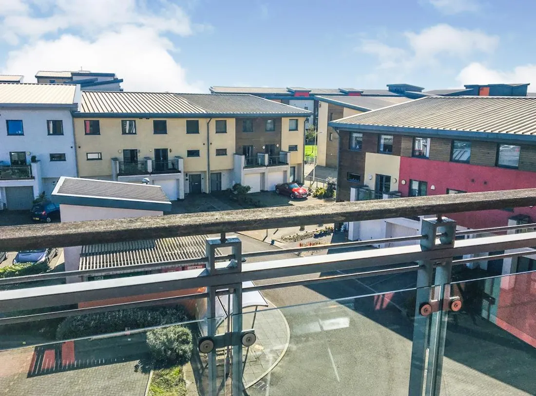 Flat St Stephens Court in Swansea