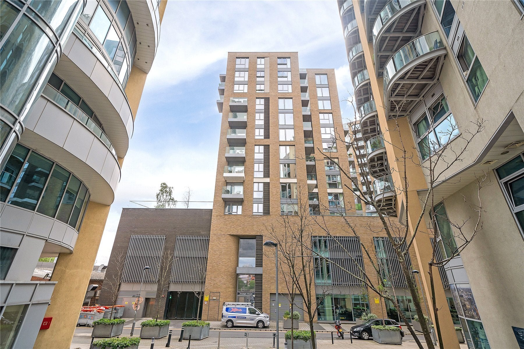 Flat Bridges Court in Greater London