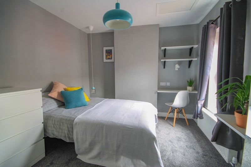Room Dent Street in Tamworth
