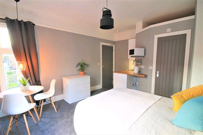 Room Dent Street in Tamworth