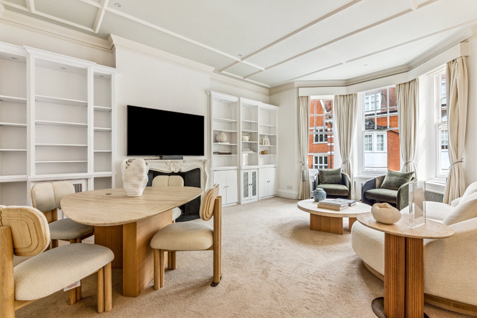 Flat Royal Hospital Road in Greater London
