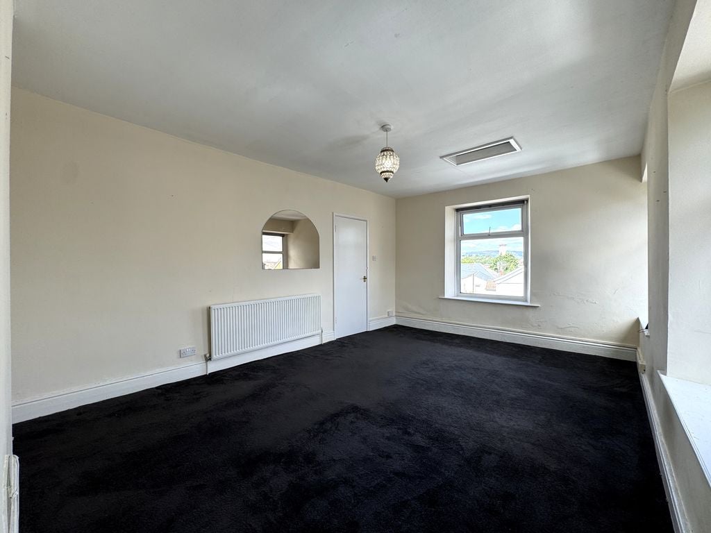 Flat St Woolos Road in Newport