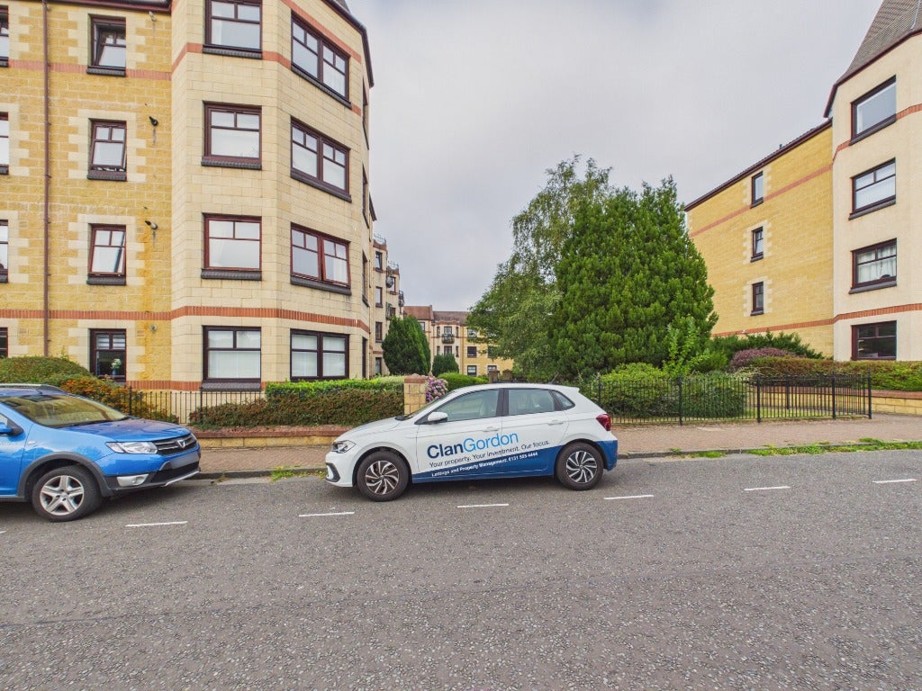 Flat West Bryson Road in City of Edinburgh