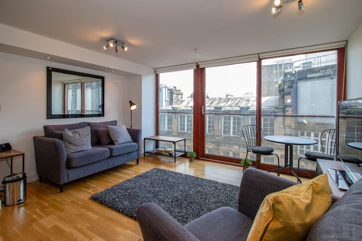 Flat Mitchell Street in Glasgow