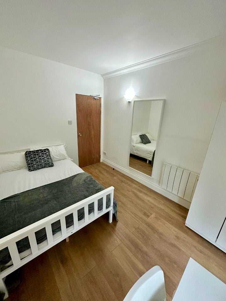 Room Selsdon Way in Greater London