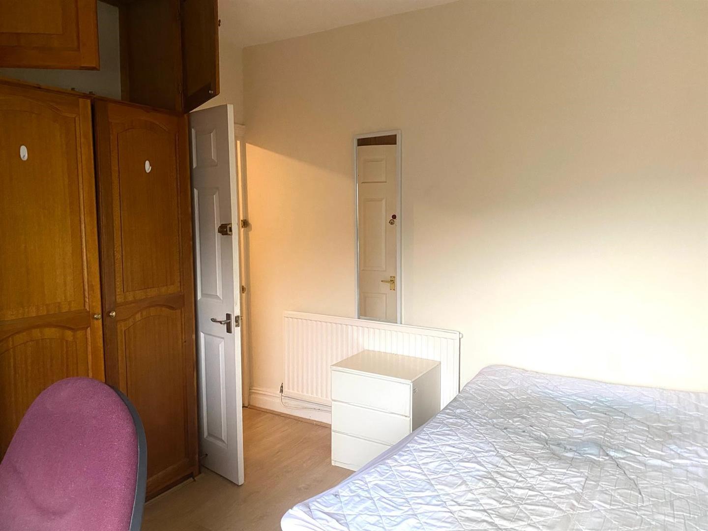 Flat Queen Street in Pontypridd