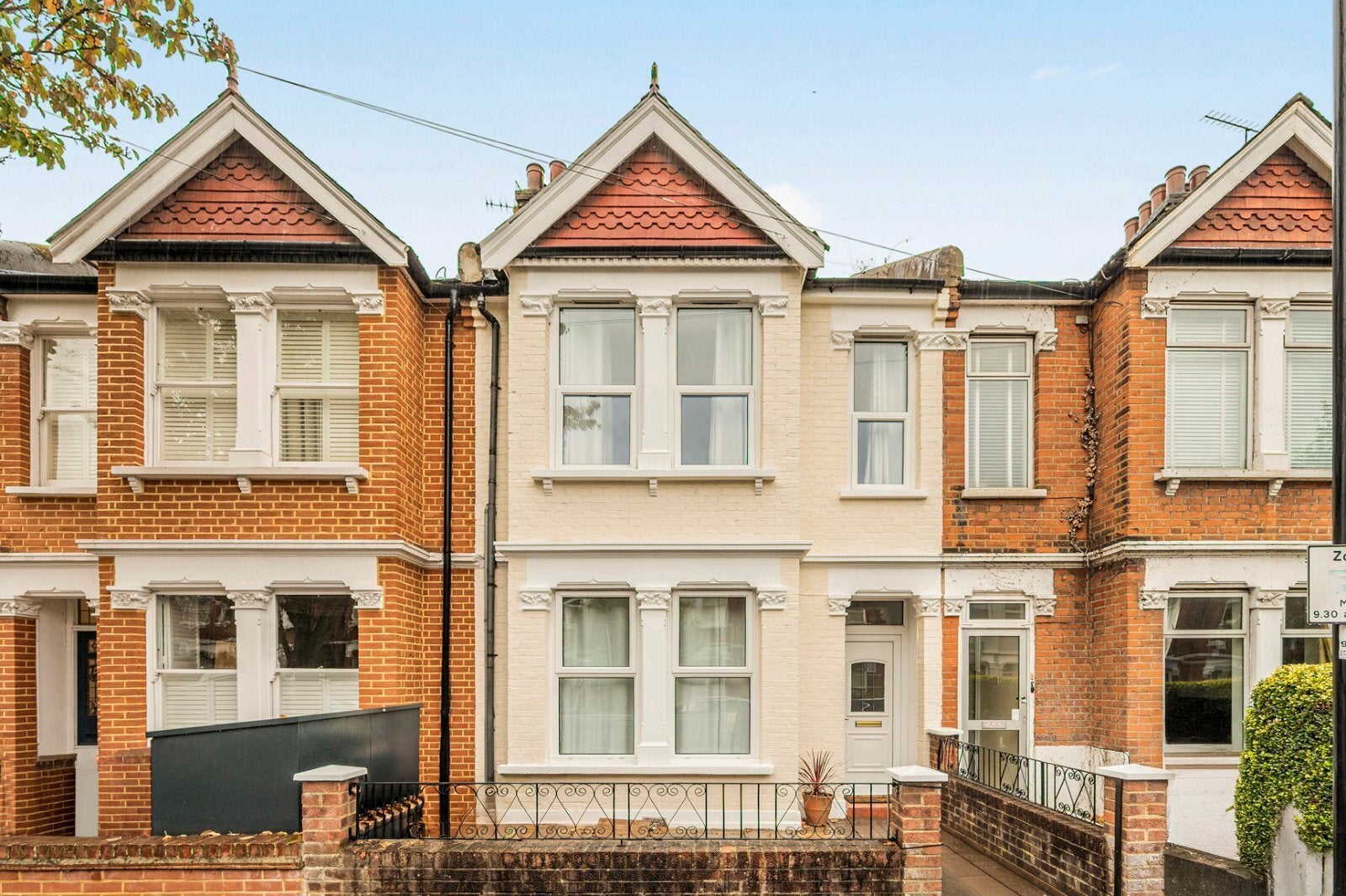House Ivy Crescent in Greater London