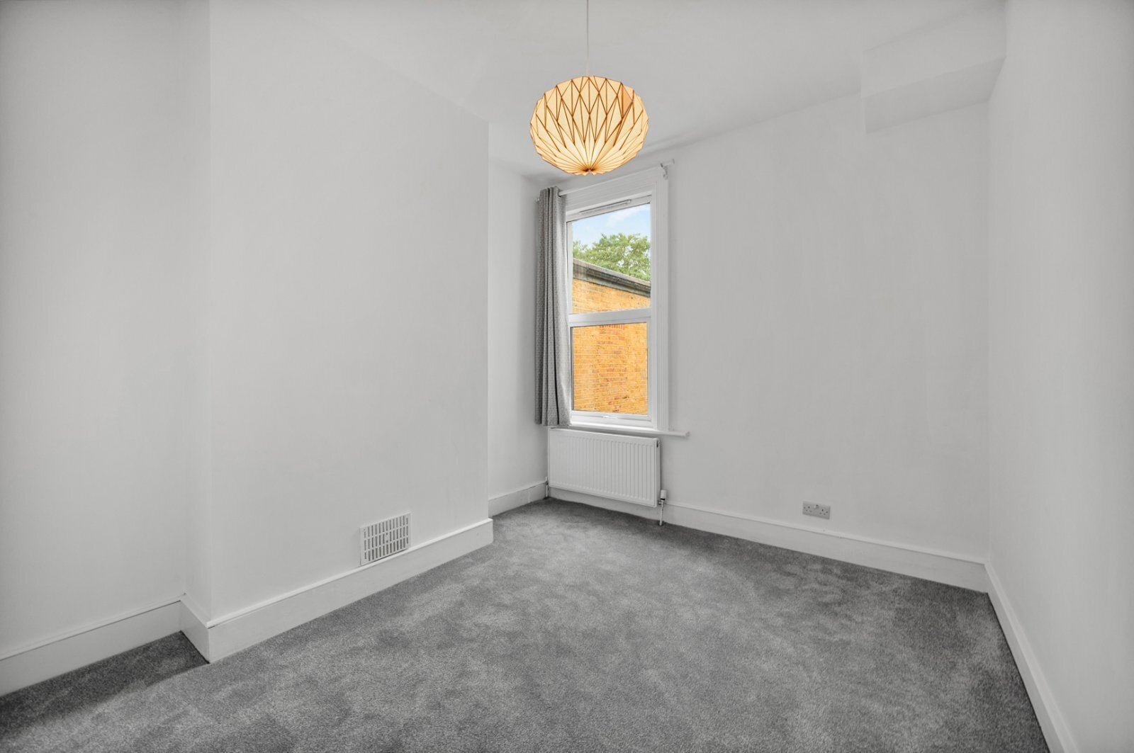 House Ivy Crescent in Greater London