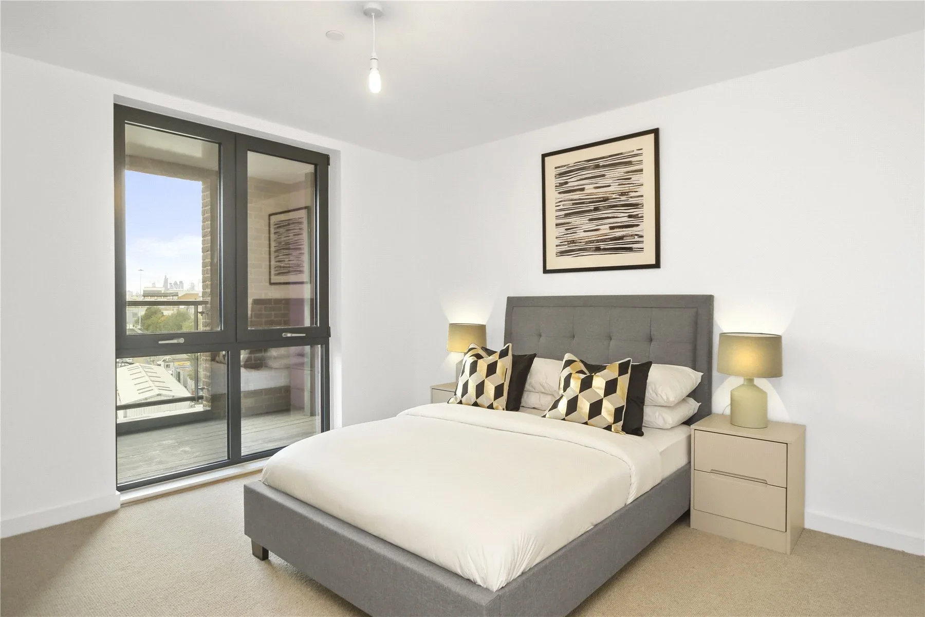 Flat Williamsburg Plaza in Greater London