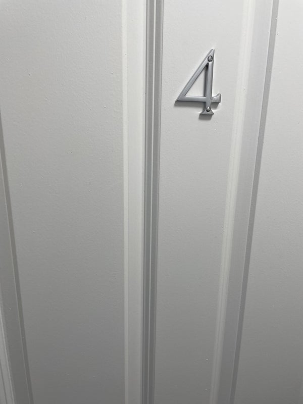 Room Robertson Street in Greater London