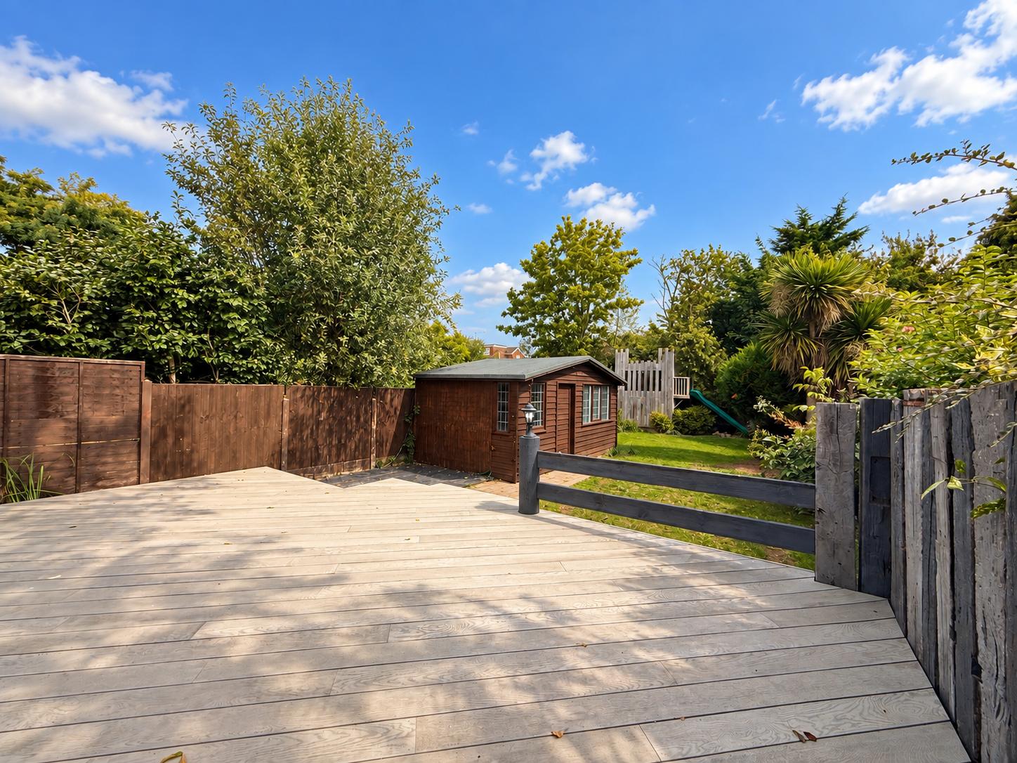 House Mayfield Avenue in Southend-on-Sea