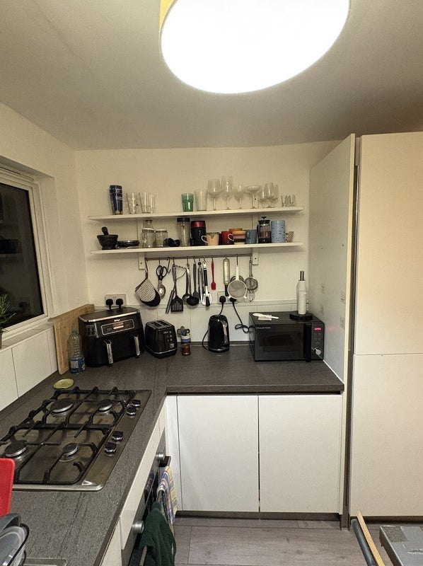 Room Acre Lane in Greater London