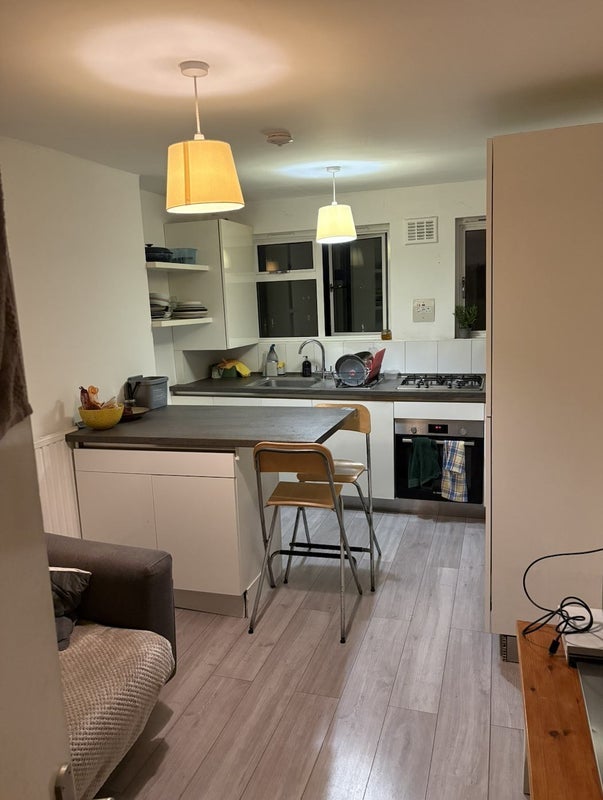 Room Acre Lane in Greater London