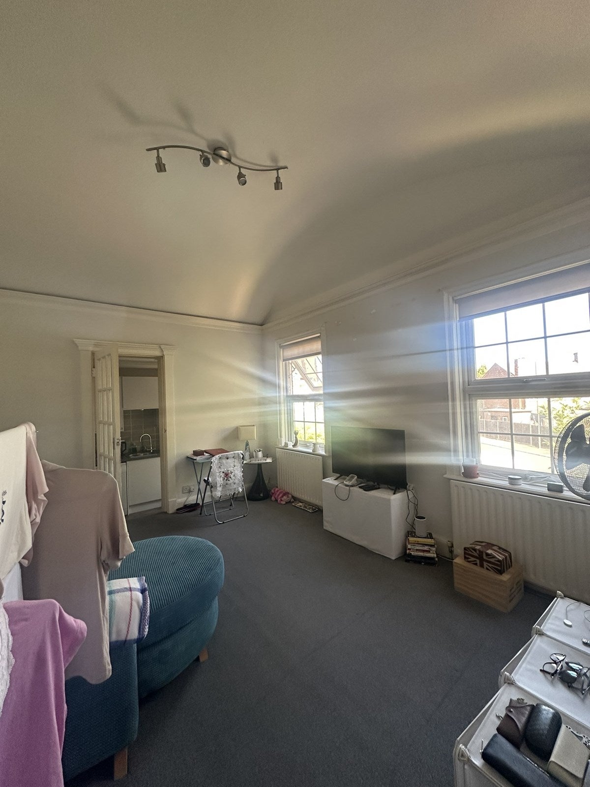 Flat Kenton Road in Greater London