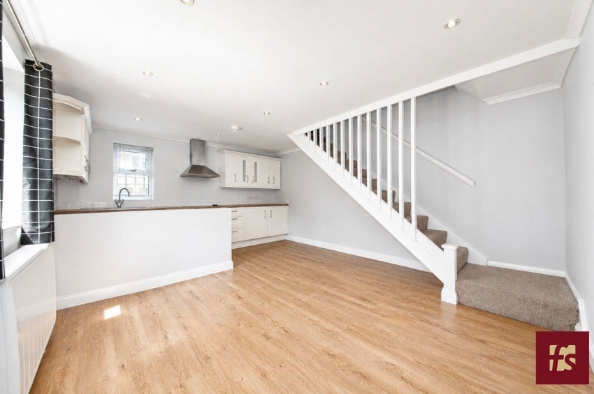 House Chisbury Close in Winkfield