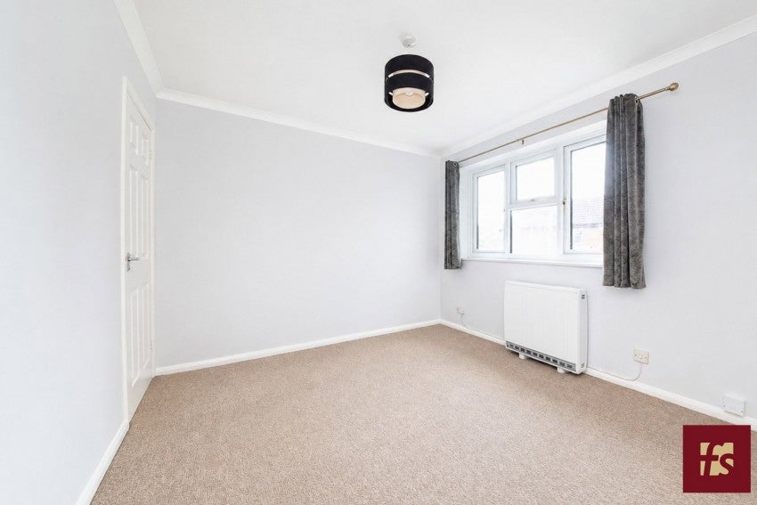 House Chisbury Close in Winkfield