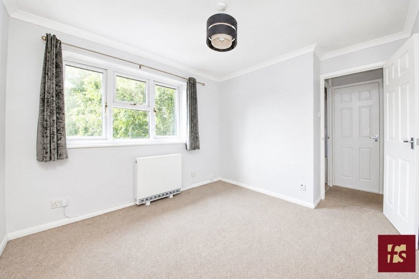 House Chisbury Close in Winkfield