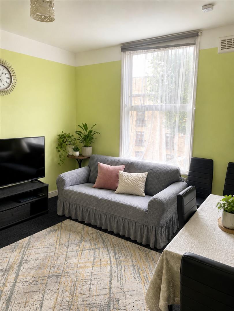 Flat Chippenham Road in City of Westminster