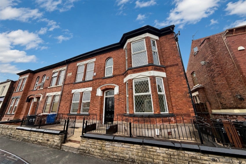 House Lyme Grove in Hazel Grove