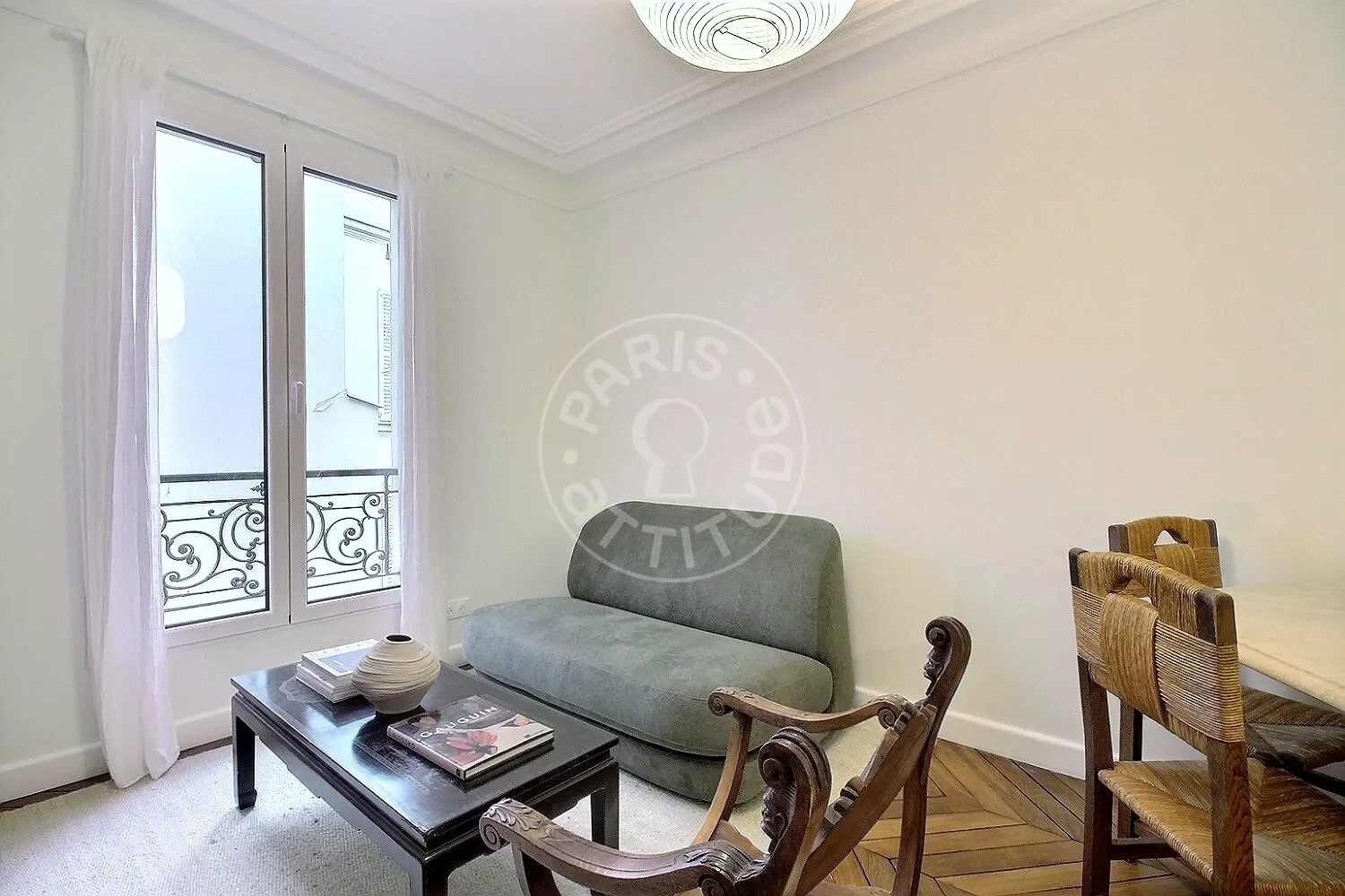 Flat Boulevard Marguerite de Rochechouart in Paris
