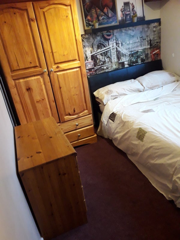 Room Verity Crescent in Poole