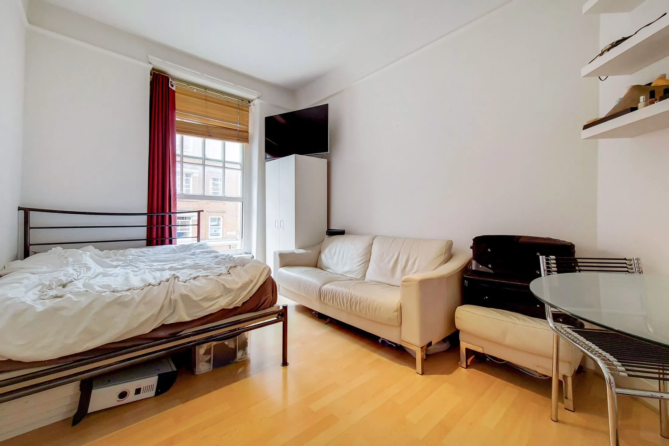 Flat Hunter Street in Greater London