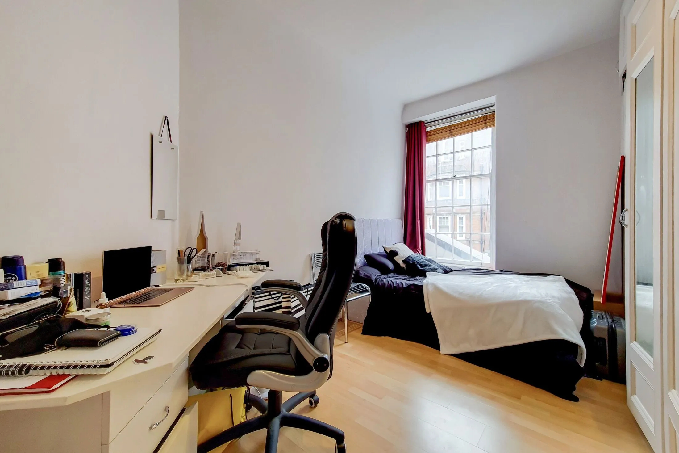 Flat Hunter Street in Greater London