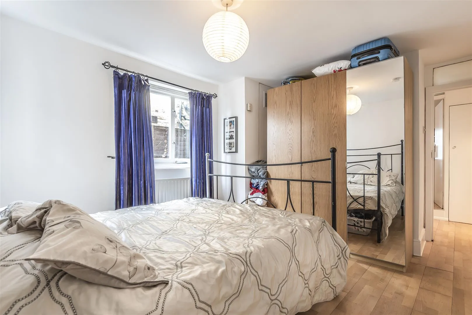 Flat Biggs Row in Greater London