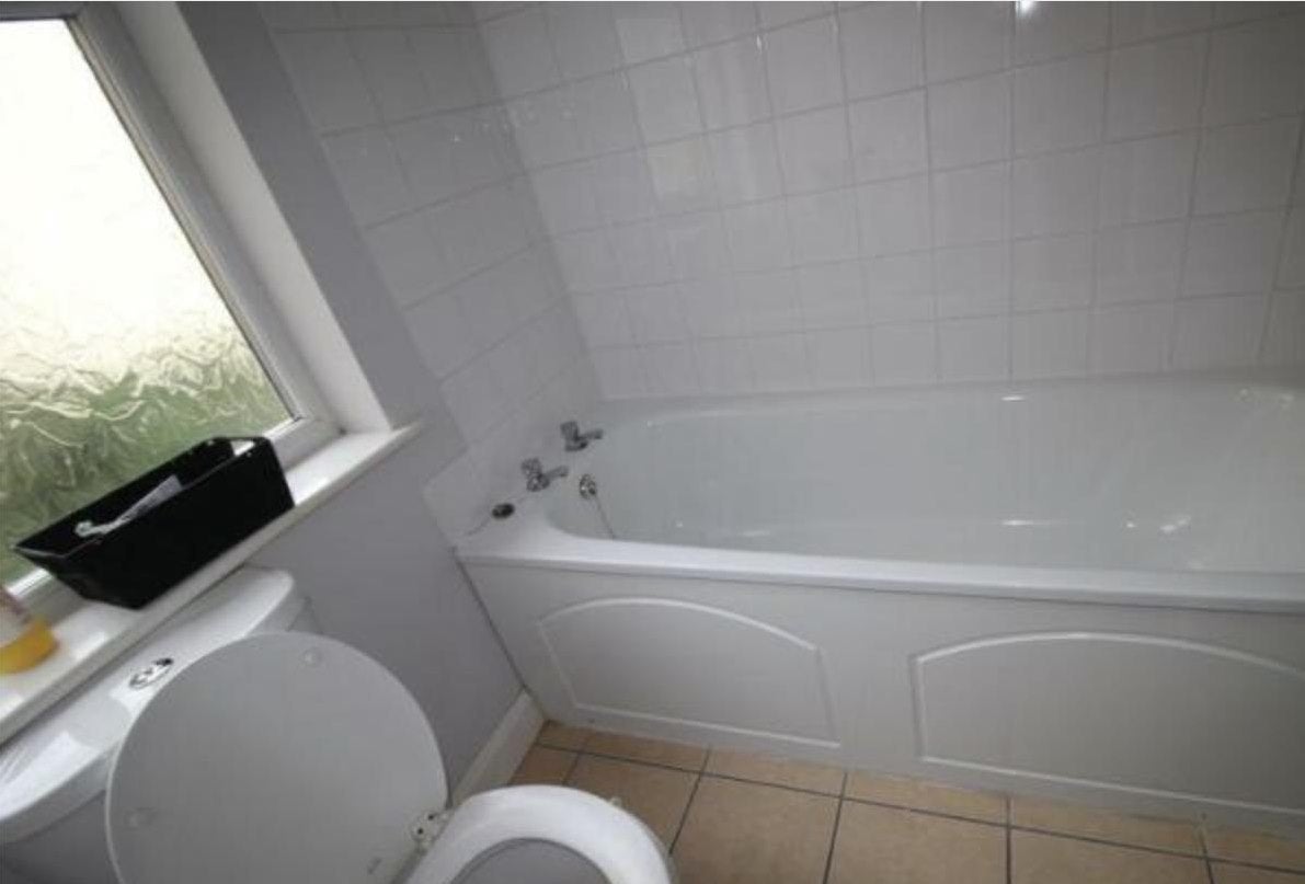 Room Radcliffe Road in Nottingham