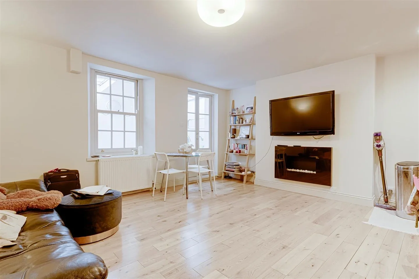Flat Amwell Street in Greater London