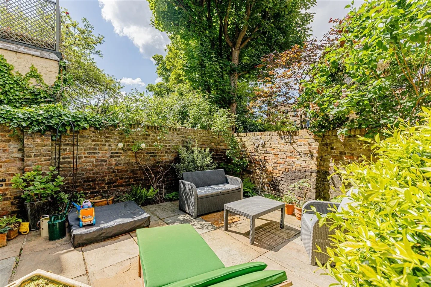 Flat Amwell Street in Greater London