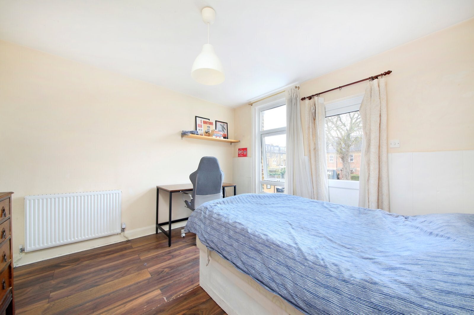 Flat Ouseley Road in Greater London