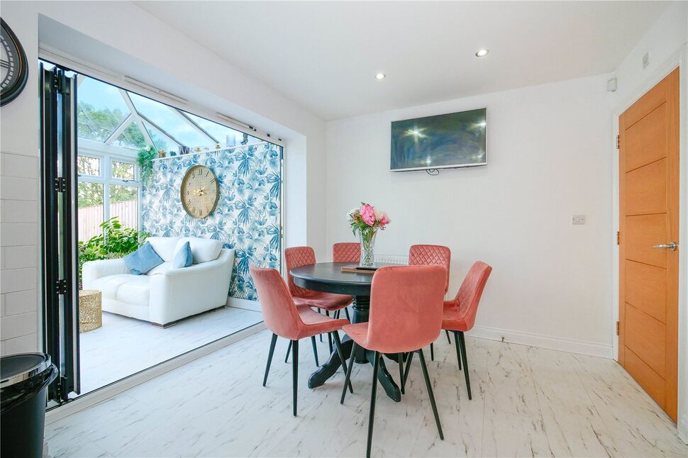 House Cygnet Walk in Bersted