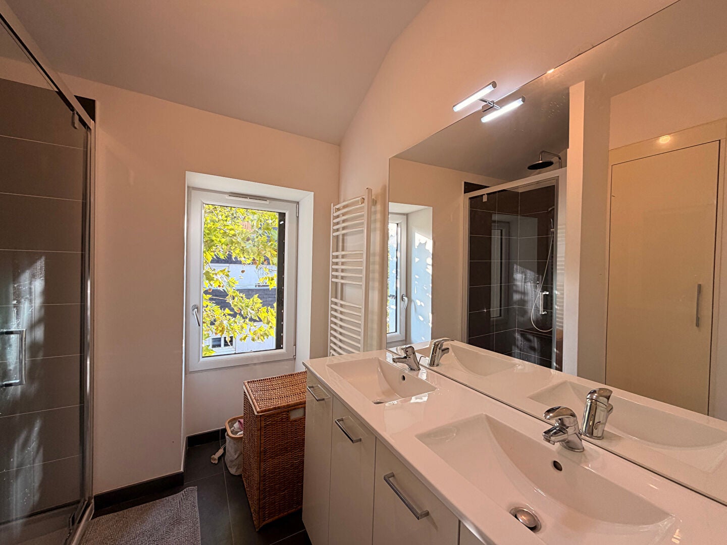 Flat Route de Clisson in Saint-Sébastien-sur-Loire