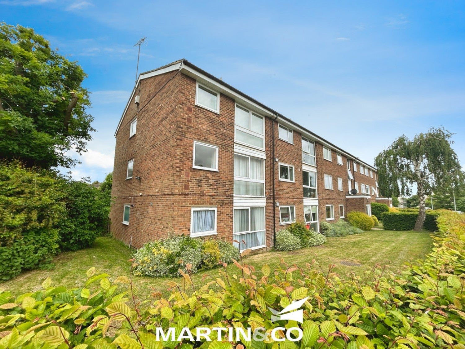 Flat Acacia Gardens in Witham