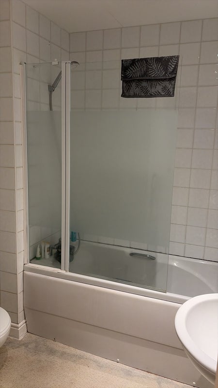 Room Scotswood Road in Newcastle upon Tyne
