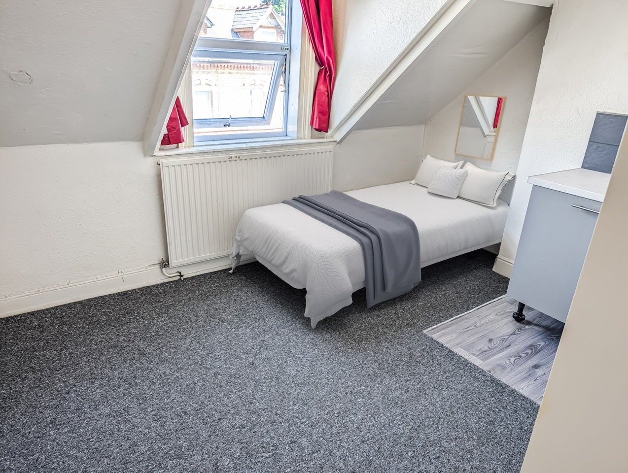 Room York Road in Birmingham