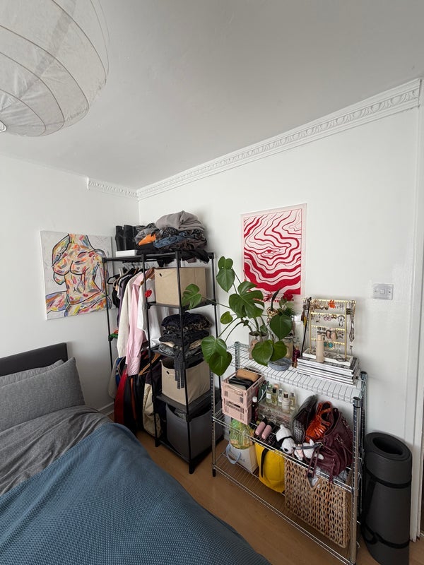 Room Ranwell Close in Greater London
