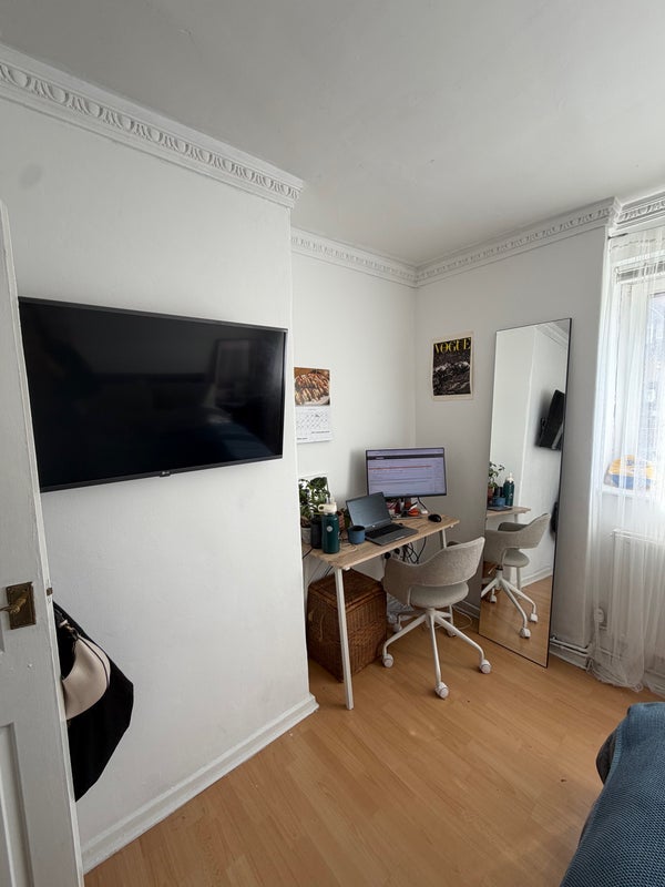 Room Ranwell Close in Greater London