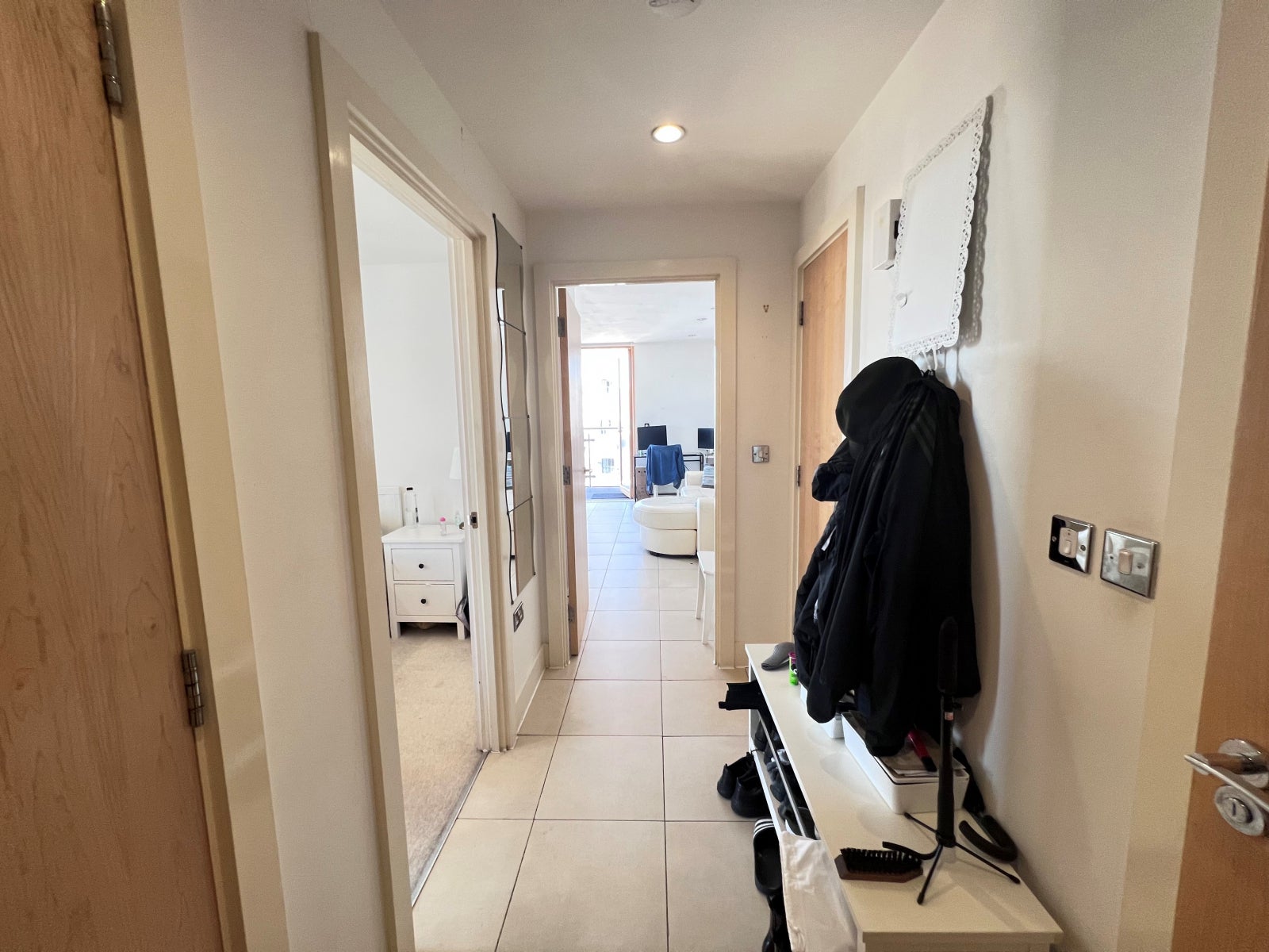 Flat Blackwall Way in Greater London