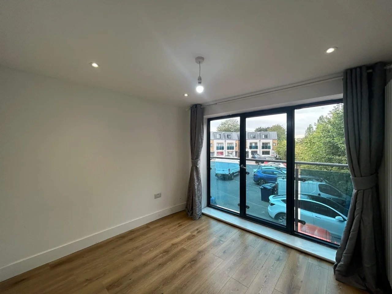 Flat Barge Drive in Greater London