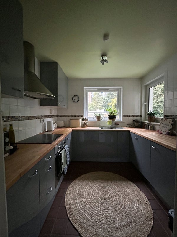 Room West Court, Ravelston House Park in City of Edinburgh