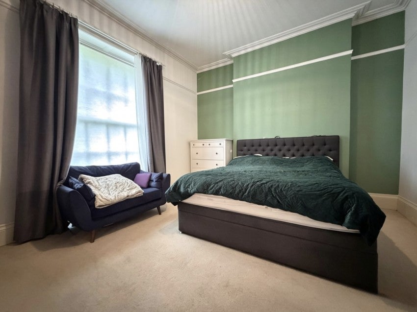 Flat Mowbray Court in Exeter