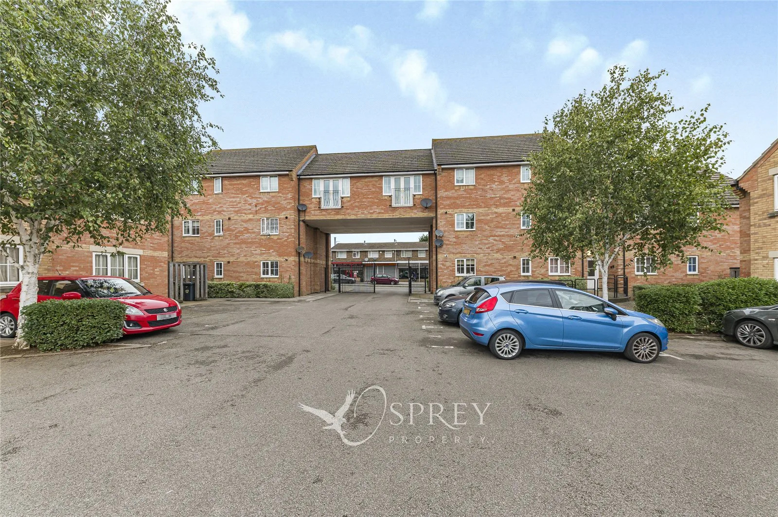 Flat Cedar Court in Kettering