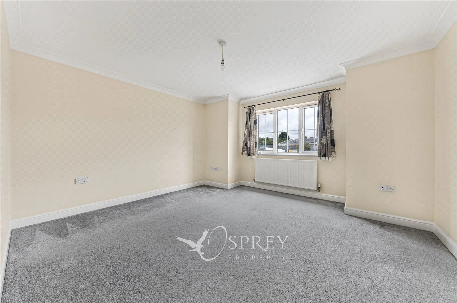 Flat Cedar Court in Kettering
